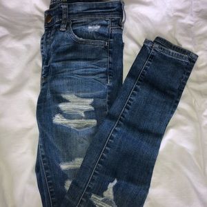 Hi-Rise Distressed American Eagle Jeggings